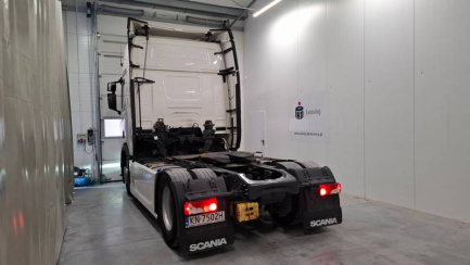 Zdjęcie przedmiotu: SCANIA R460 Super E6 18.0t 4x2 NA Highline