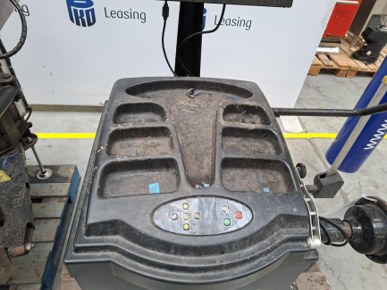 Zdjęcie przedmiotu: Обладнання для шиномонтажних майстерень CASTEX (WERTTEILE) - балансувальний та шиномонтажний верстат