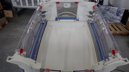 Zdjęcie przedmiotu: Closed incubator for premature babies and sick newborns DRAGER Caleo
