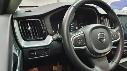 Zdjęcie przedmiotu: Volvo XC60 D4 SCR Momentum aut