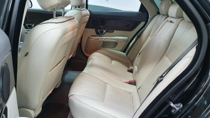 Zdjęcie przedmiotu: JAGUAR, XJ 15-, 3.0 D V6 Premium Luxury