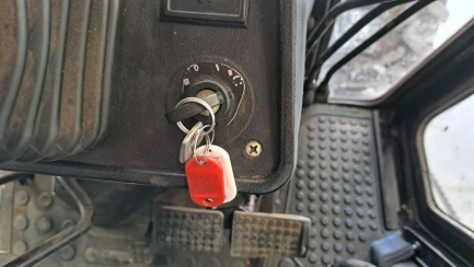 Zdjęcie przedmiotu: Ciągnik rolniczy BELARUS 820.4 wersja M,BR,TUZ1