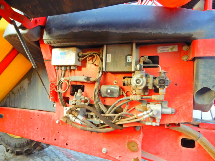 Zdjęcie przedmiotu: KVERNELAND GROUP IXTRACK C60 trailed sprayer