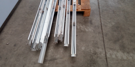 Zdjęcie przedmiotu: LED shop lighting set: POLARIS Led line, model Zander 240-180-54W-D - 16 pcs, rope suspensions - 30 pcs, connector - 1 pcs.