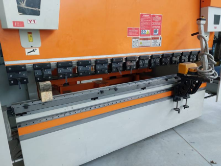 Zdjęcie przedmiotu: Hydraulic press brake Ermaksan Speed-Bend Pro 3100x175