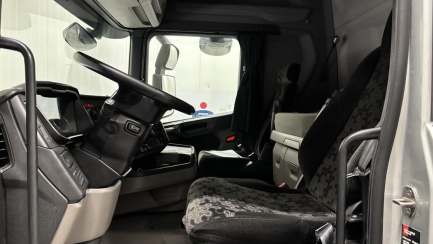 Zdjęcie przedmiotu: SCANIA R450 E6 20.1t LA 4x2 EB Highline
