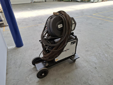 Zdjęcie przedmiotu: EWM Taurus 405 Steel Synergic S inverter welding machine