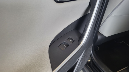 Zdjęcie przedmiotu: Toyota RAV4 2.5 Hybrid Executive 4x4