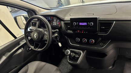Zdjęcie przedmiotu: RENAULT Trafic Combi 2.0 dCi E6d 3.1t L2 Equilibre