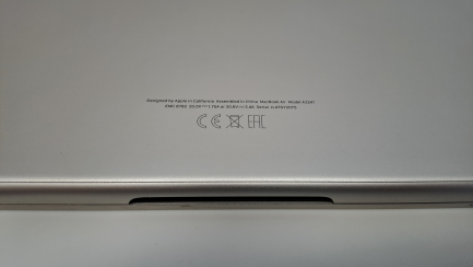 Zdjęcie przedmiotu: Ноутбук/лаптоп Apple MacBook Air 15.3: M4 10/10, 24 ГБ, 512 ГБ - Місячне сяйво