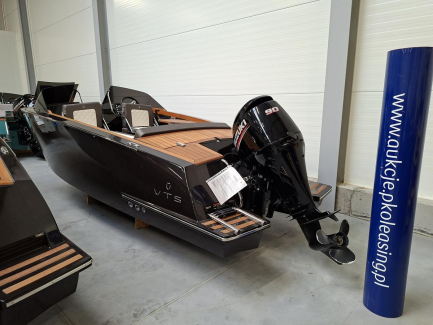 Zdjęcie przedmiotu: VTS FLYING SHARK BOWRIDER 5.7 motorboat