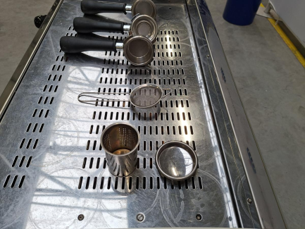 Zdjęcie przedmiotu: Кавомашина на 2 групи ASTORIA FORMA II GR