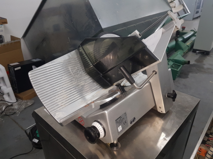 Zdjęcie przedmiotu: Lady chłodnicze z krajalnicą do wędlin i ser&oacute;w