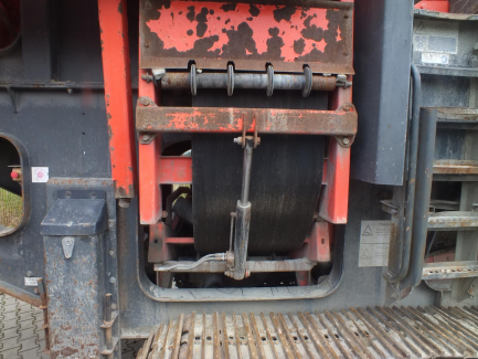 Zdjęcie przedmiotu: SANDVIK QJ341 self-propelled jaw crusher