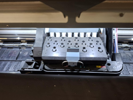 Zdjęcie przedmiotu: Maszyna poligraficzna HP LATEX 360