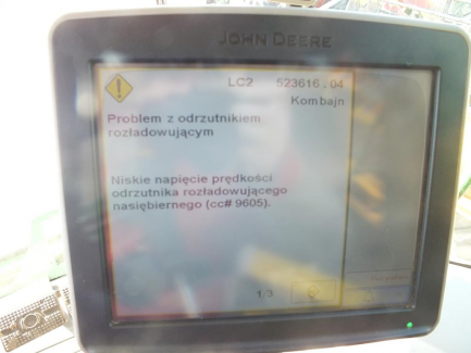 Zdjęcie przedmiotu: JOHN DEERE S690 S600 harvester + header JOHN DEERE model 635R with a header carriage