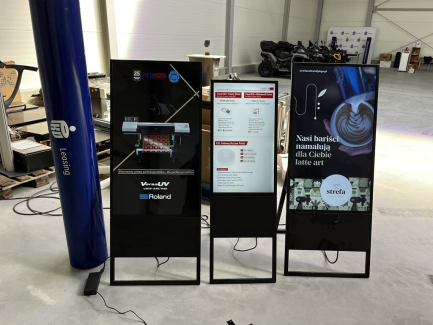 FOUNYA Digital Outdoor Advertising Display (3pcs) + LED Hologram Shenzhen Technology Co Ltd.