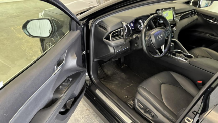 Zdjęcie przedmiotu: Toyota Camry Hybrid Executive