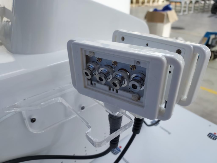 Zdjęcie przedmiotu: A cosmetic device that enables a procedure in which the cold diode laser penetrates into the subcutaneous layers and reduces the body circumference, stimulating the properties of fat cell membranes. STUDIO FIGURA Lipolaser