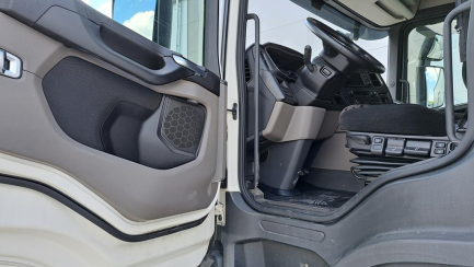 Zdjęcie przedmiotu: Scania G320 B 4x2 NA