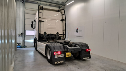 Zdjęcie przedmiotu: SCANIA R460 Super E6 18.0t 4x2 NA Highline