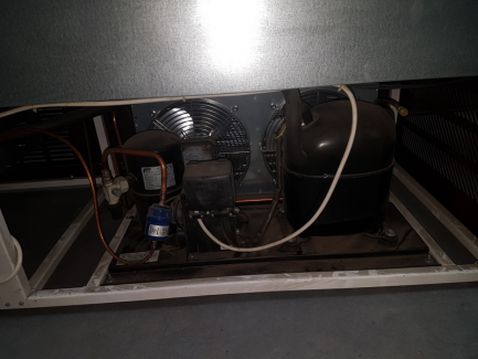 Zdjęcie przedmiotu: Lady chłodnicze z krajalnicą do wędlin i ser&oacute;w