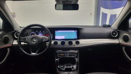 Zdjęcie przedmiotu: Mercedes-benz E 220 d 4-Matic 9G-TRONIC