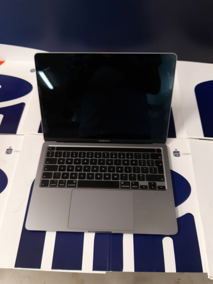 Zdjęcie przedmiotu: Laptop / Notebook Apple MacBook Pro 13" z Touch Bar, 4-rdzeinowy Intel Core i5 1.4 GHz , 8 gen, RAM 8 GB, dysk 512GB SSD kod producenta: MXK52ZE/A z akcesoriami