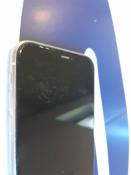 Zdjęcie przedmiotu: Telefon / Smartfon Apple iPhone 11, 64 GB biały, kod producenta MWLU2PM/A