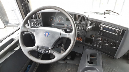 Zdjęcie przedmiotu: PACKAGE AUCTION SCANIA P 380 LB4x2 MLB + Silver Car trailer SRBU 62