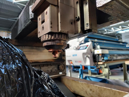 Zdjęcie przedmiotu: Wycinarka laserowa światłowodowa AMECAM YLS-2000 CNC