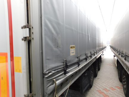 Zdjęcie przedmiotu: AUCTION OF THE DAY WIELTON NS3K Curtain trailer