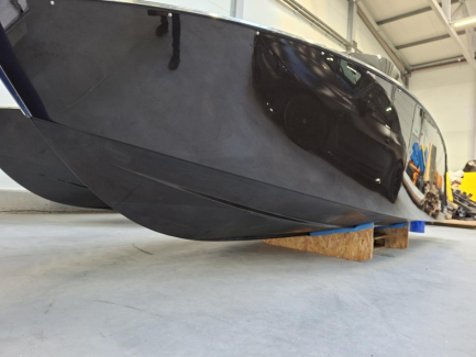 Zdjęcie przedmiotu: Ł&oacute;dź motorowa VTS FLYING SHARK CLASSIC 5.7