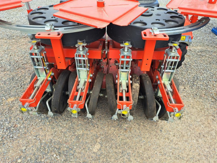 Zdjęcie przedmiotu: Sadzarka do warzyw CHECCHI&MAGLI DUAL GOLD 12 