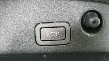 Zdjęcie przedmiotu: JAGUAR, XJ 15-, 3.0 D V6 Premium Luxury