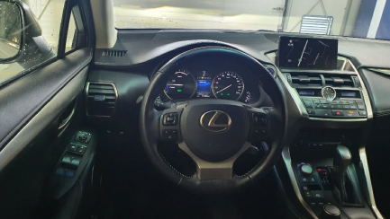 Zdjęcie przedmiotu: Lexus Nx SUV