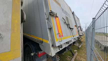 Zdjęcie przedmiotu: WIELTON NW-3 Wywrotka stalowa