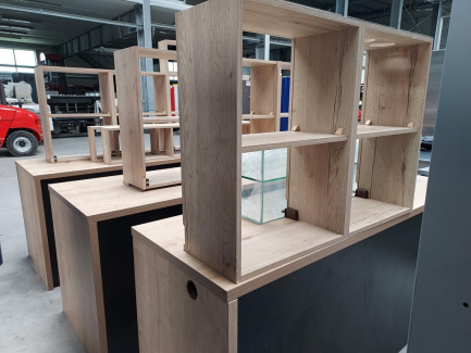 Zdjęcie przedmiotu: Bar furniture (3x cupboard, 4x shelf, 1x glass extension)