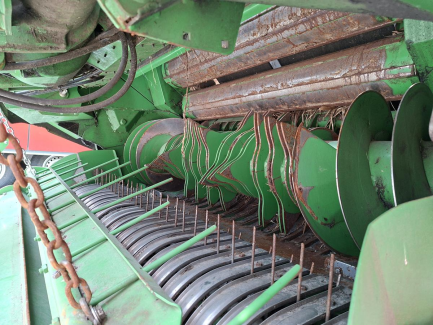 Zdjęcie przedmiotu: Прес-підбирач JOHN DEERE V451HR