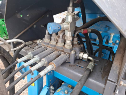 Zdjęcie przedmiotu: W&oacute;z paszowy EUROMILK PUMA 17HD 