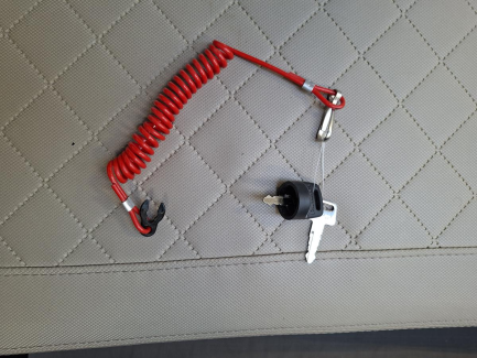 Zdjęcie przedmiotu: Ł&oacute;dź motorowa VTS FLYING SHARK CLASSIC 5.7