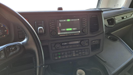 Zdjęcie przedmiotu: SCANIA R460 Super E6 18.0t 4x2 NB