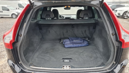 Zdjęcie przedmiotu: Volvo XC60 D5 AWD R-Design Sumum aut