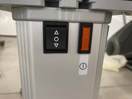 Zdjęcie przedmiotu: Medical laser for 2RT ELLEX MEDICAL PTY therapy. 2RT LR1532