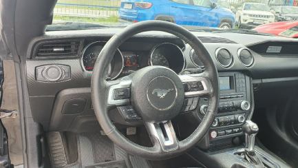 Zdjęcie przedmiotu: Ford Mustang Fastback 3.7 aut