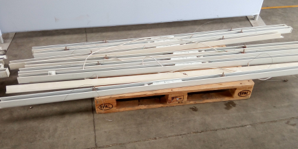 Zdjęcie przedmiotu: LED shop lighting set: POLARIS Led line, model Zander 240-180-54W-D - 16 pcs, rope suspensions - 30 pcs, connector - 1 pcs.