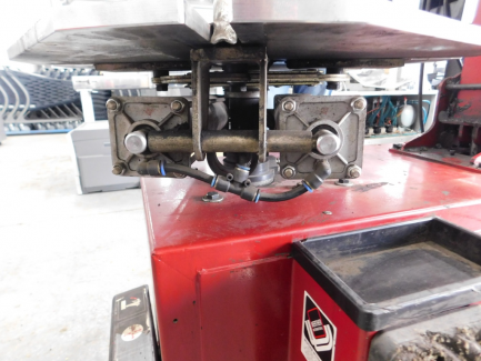 Zdjęcie przedmiotu: Tire fitting machine Werther International Polska Sp. z o.o. Titanium 200