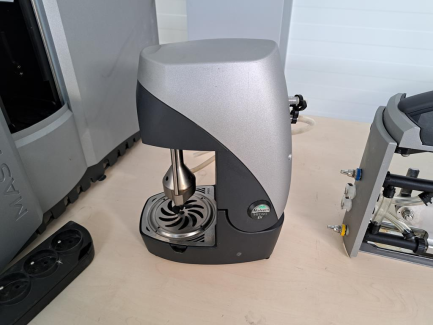 Zdjęcie przedmiotu: Laboratory kit (Flow measurement system, Particle size analyzer, Planetary mill)