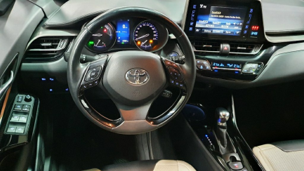Zdjęcie przedmiotu: Toyota C-HR Hatchback