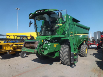 Zdjęcie przedmiotu: JOHN DEERE S690 S600 harvester + header JOHN DEERE model 635R with a header carriage